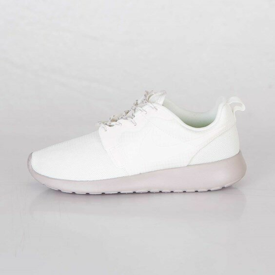 Nike Roshe Run Hyperfuse "Tonal" Chaussures Femme Code de Style: 642233-100 Blanc Minerai Bois De Voile Brun Moyen Fluo