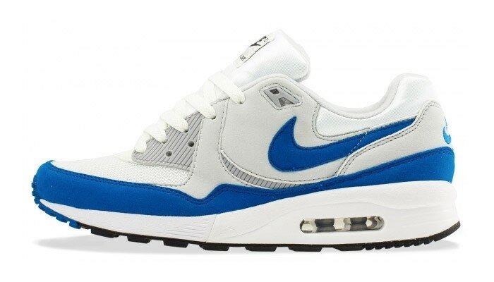 Nike Air Max Light Essential Chaussure Femme Code de Style: 631722-101 Sommet Blanc / Bleu-Militaire Loup Gris