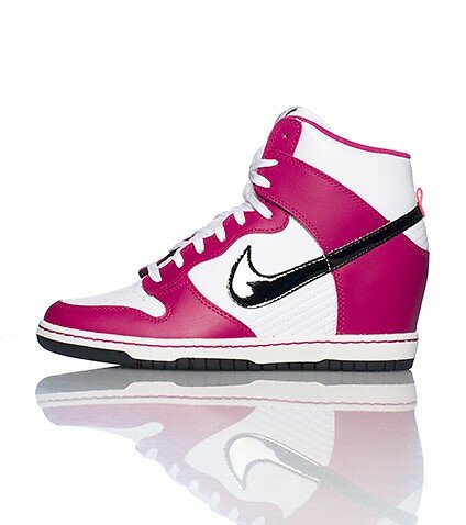 Nike Dunk Sky High (Haute) Baskets Compensées Femme Code de Style: 528899502 Pourpre Blanc Noir