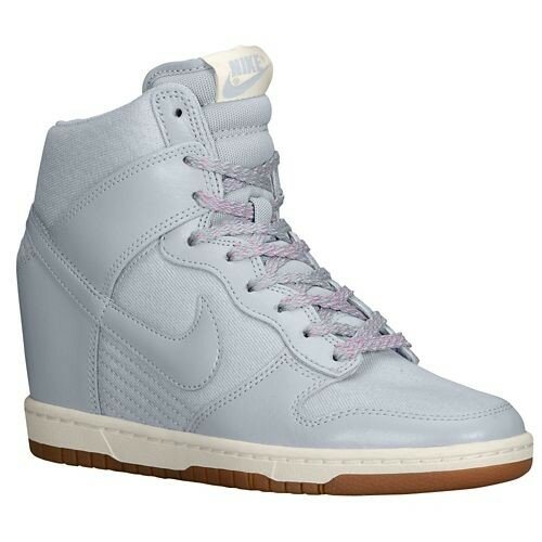 Nike Dunk Sky High (Haute) Baskets Compensées Femme Code de Style: 44877004 Lt Aimant Gris / Voile / Gomme Méd Brun