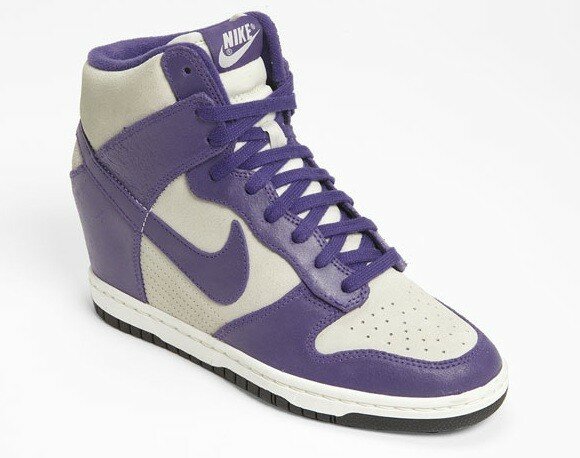 Nike Dunk Sky High (Haute) Baskets Compensées Femme Osseuse Lumière / Tribunal Violet